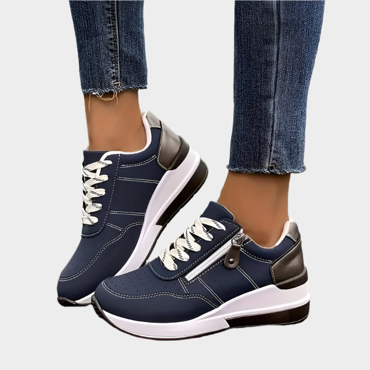 Karla - Pantofi cu matériel lacuit