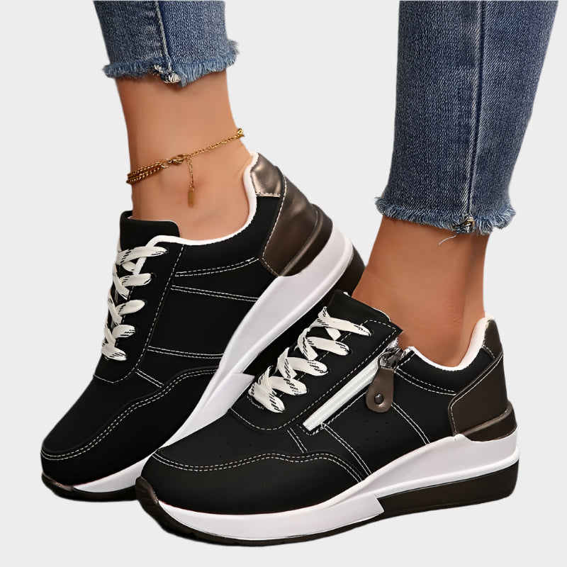 Karla - Pantofi cu matériel lacuit