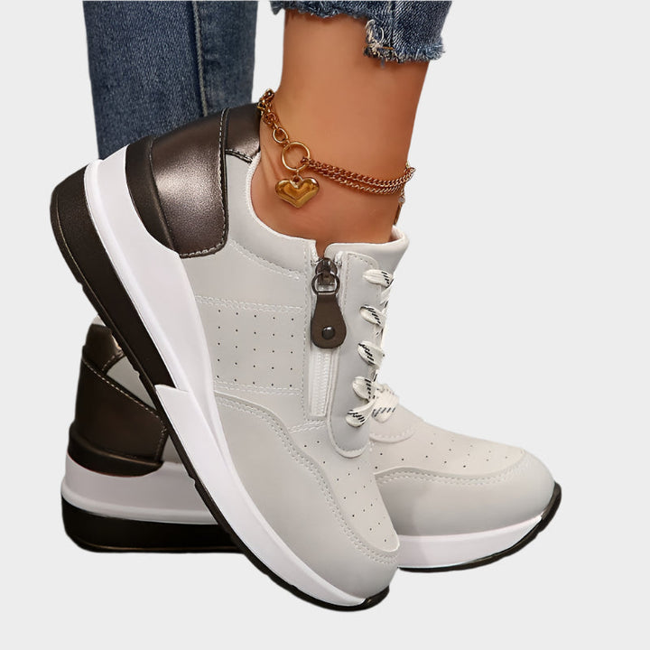 Karla - Pantofi cu matériel lacuit