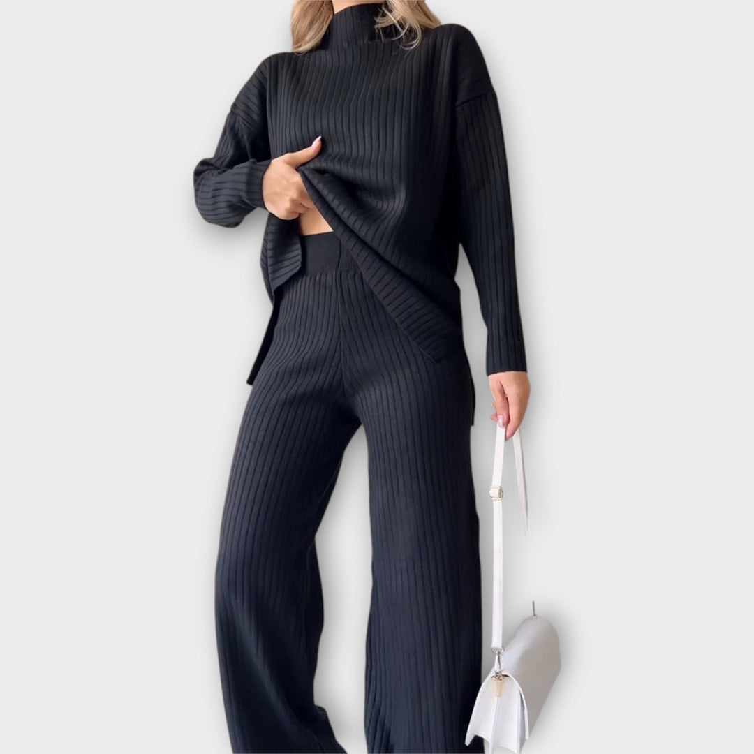 Set tricotată cu croială confortabilă