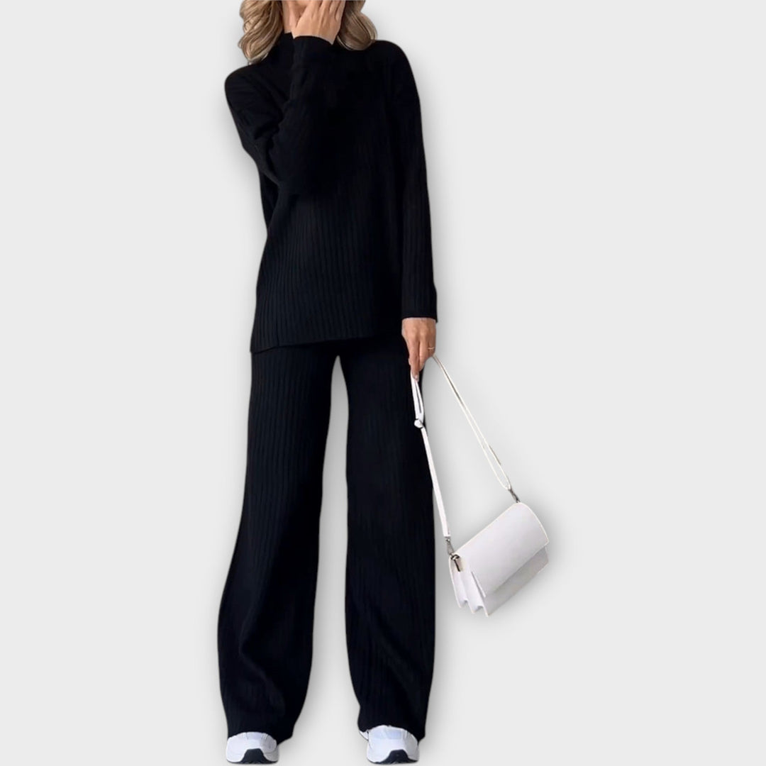 Set tricotată cu croială confortabilă