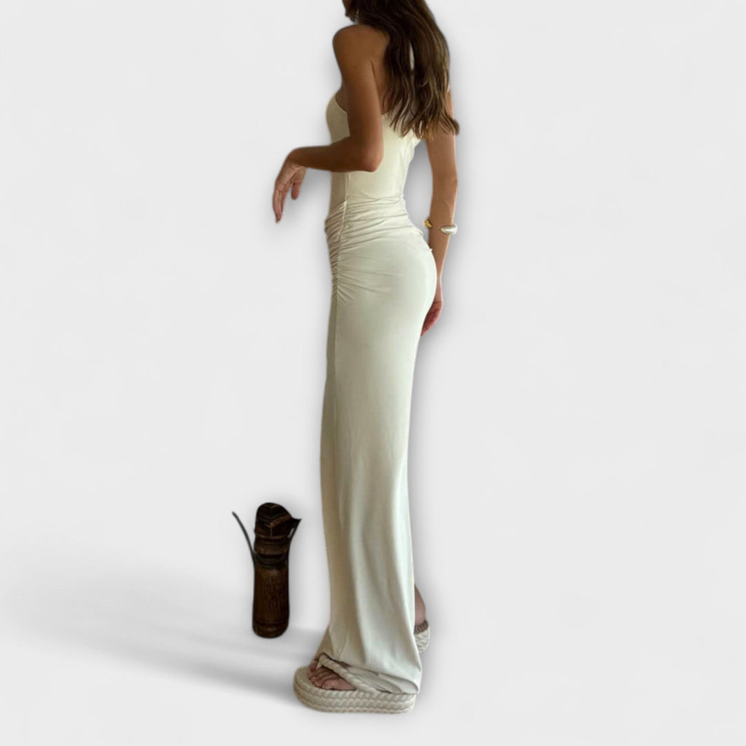 Minna - Rochie seducătoare fără bretele cu decupaj