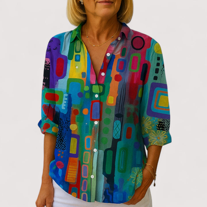 Ursina – Bluza clasică cu un accent modern