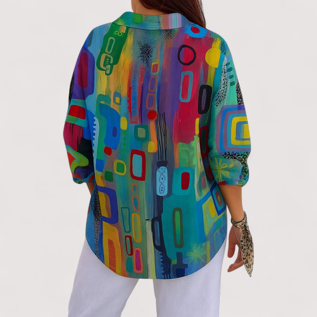 Ursina – Bluza clasică cu un accent modern