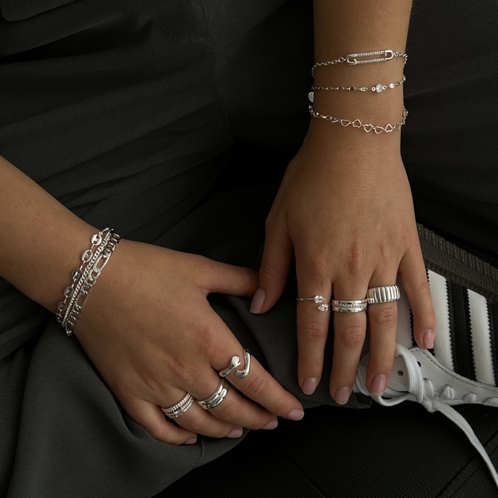 Maja - Inel care Îmbină Strălucirea și Nota Personală