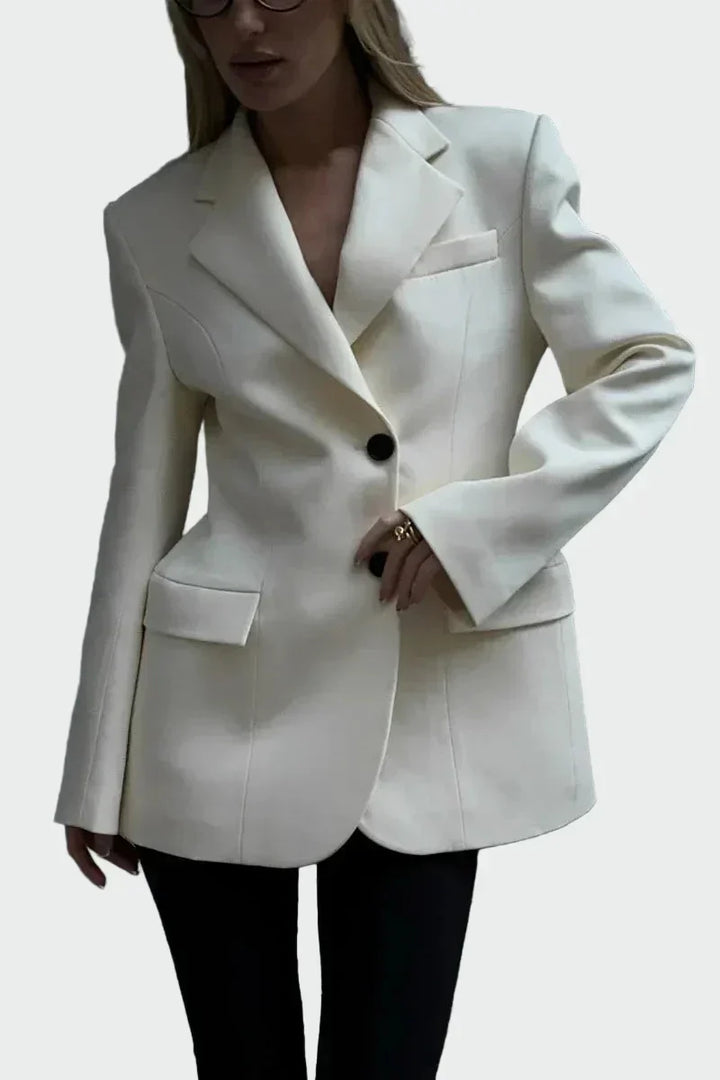 Nikol - Sacou cu croială impresionantă și nasturi