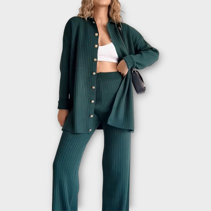 Set cu bilele fine și linie elegantă