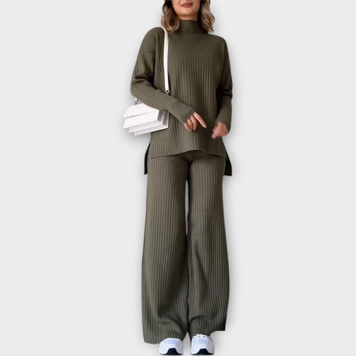 Set tricotată cu croială confortabilă