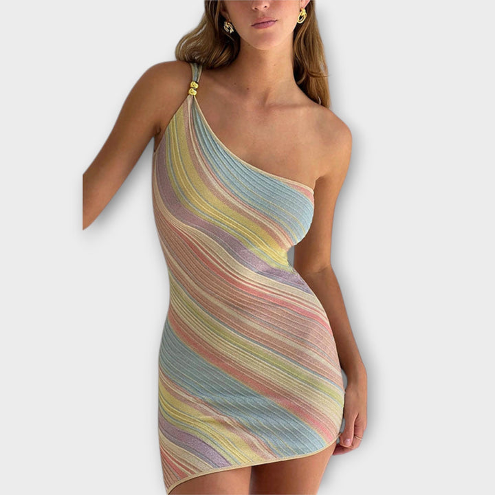 Kira - Rochie Mini Tendențioasă pe un Umăr