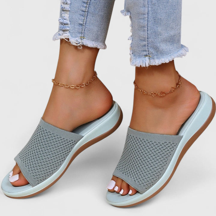 Stăpâna - Papuci feminini cu aplicație respirabilă și ortopedică