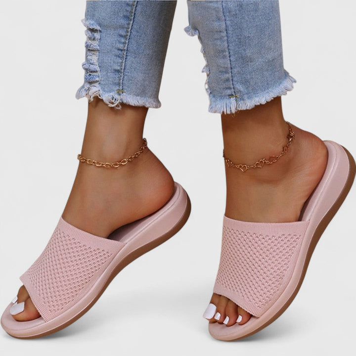 Stăpâna - Papuci feminini cu aplicație respirabilă și ortopedică