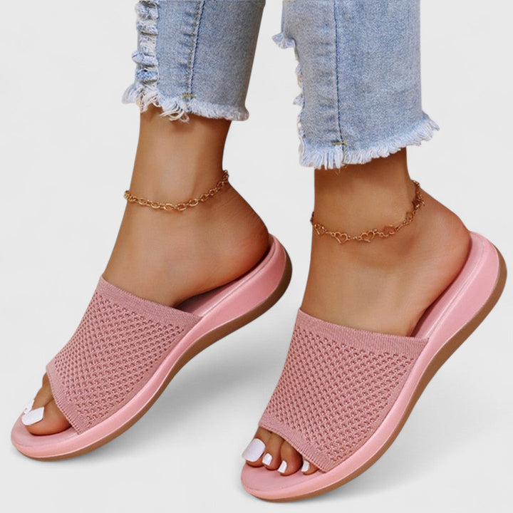 Stăpâna - Papuci feminini cu aplicație respirabilă și ortopedică